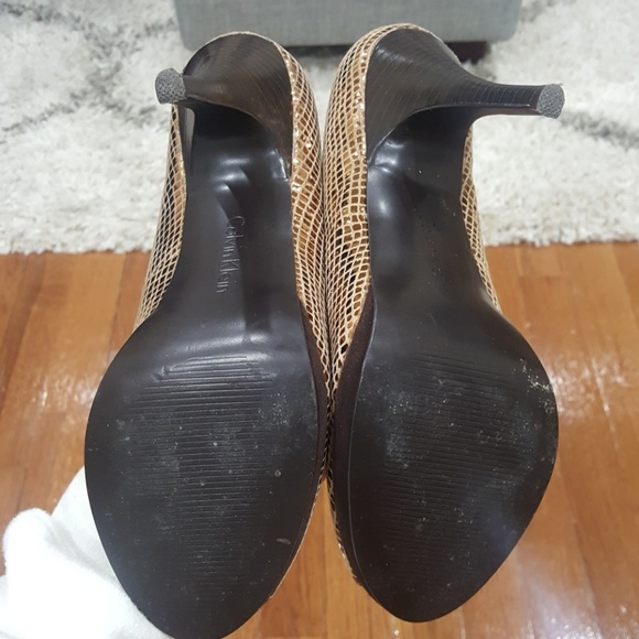 Calvin Klein "Pari" peep toe heel - Picture 4 of 5